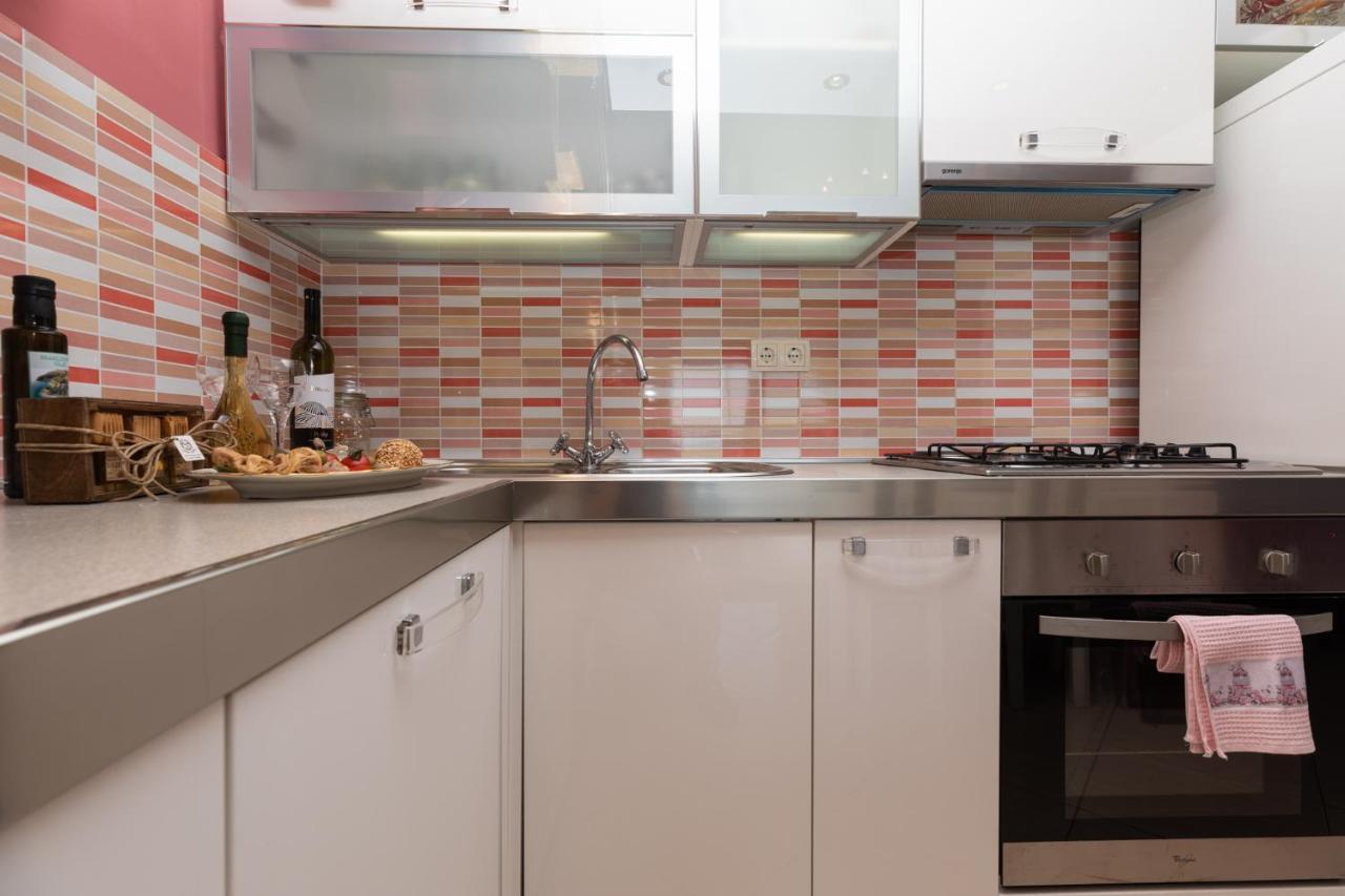 Apartman Monika Omiš Eksteriør billede