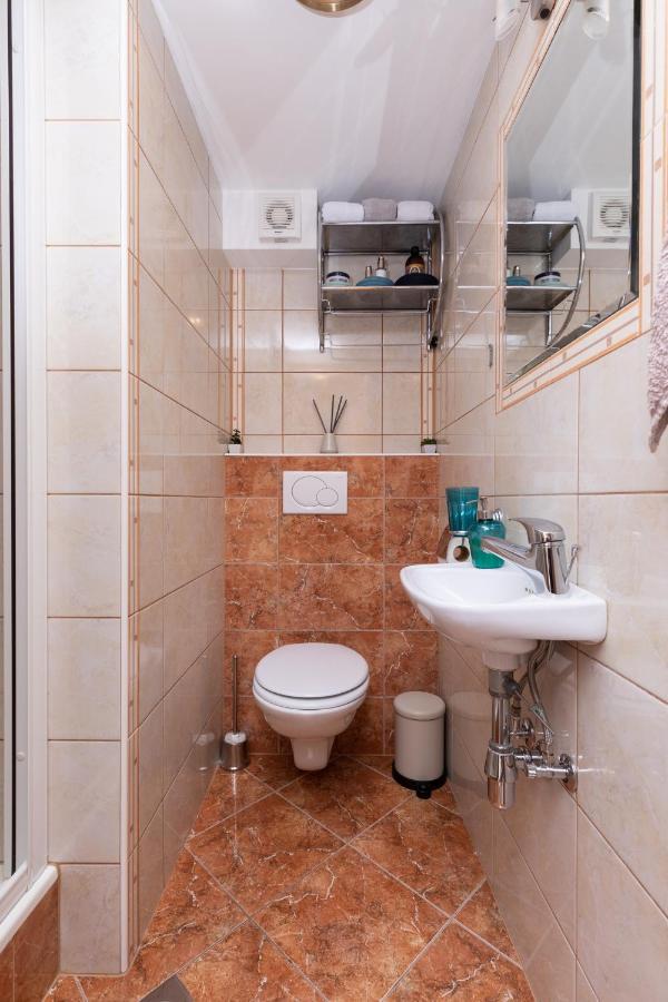 Apartman Monika Omiš Eksteriør billede