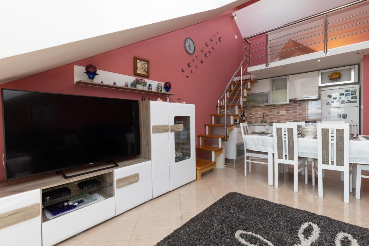 Apartman Monika Omiš Eksteriør billede