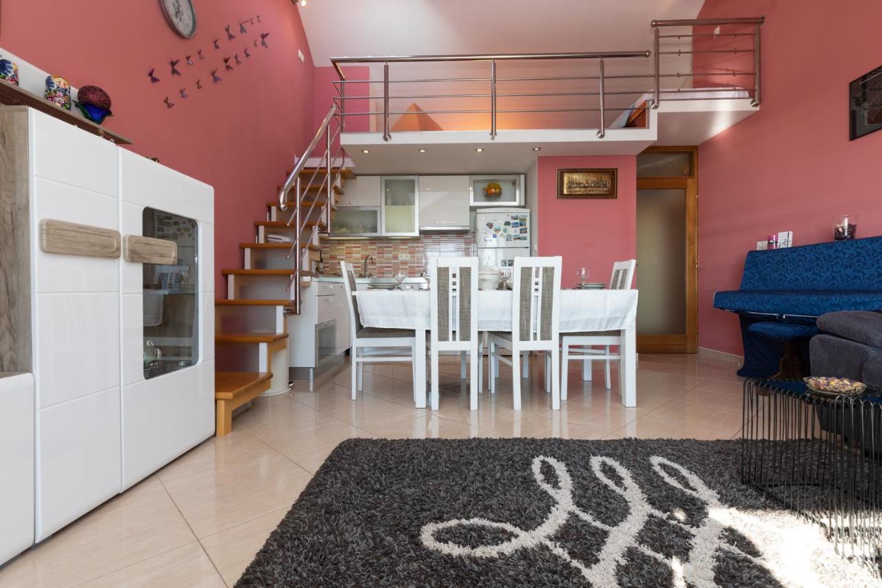 Apartman Monika Omiš Eksteriør billede
